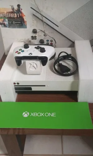 Vendo Xbox one s com controle original 
