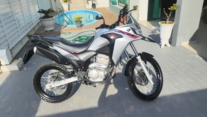 XRE 300 ano 2020 com 17.940km raridade