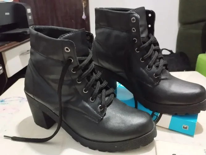 Botas Cano Curto Tamanho 37 Preta