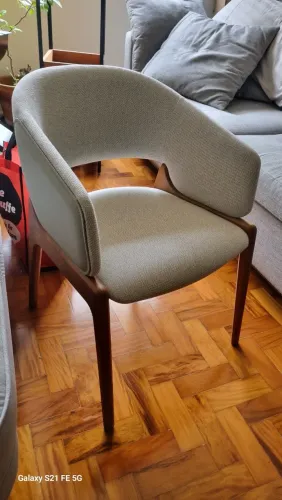 Cadeira em madeira e tecido