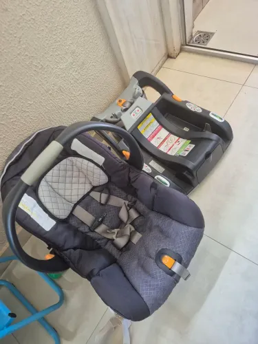 Cadeirinha e Moisés chicco 