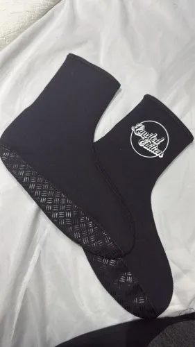 Meia de neoprene tamanho M surf bodyboard pesca sub 