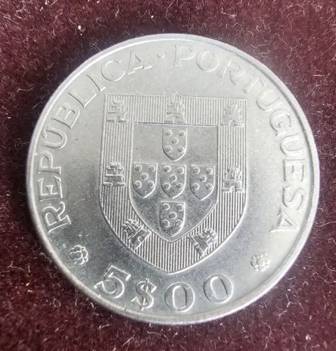 Moeda 5 Escudos Portugal - Ano 1977 para colecionadores 