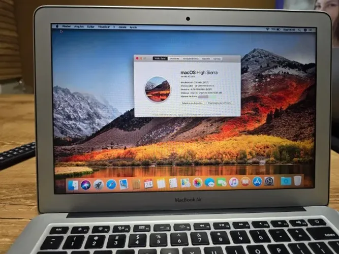 MACBOOK AIR 13" 2017 - 8GB RAM SSD 130GB, bateria: 252 ciclos.