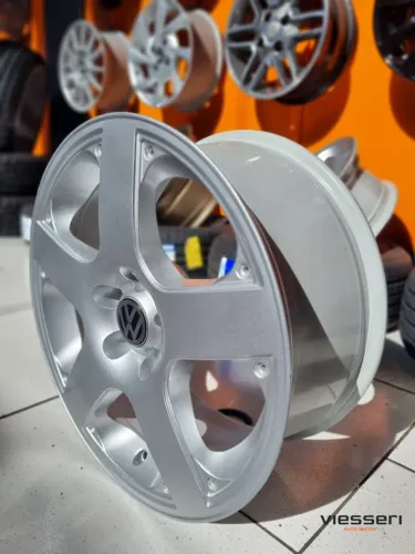 Jogo de rodas usadas - Original VW Golf MK4 - Aro 16