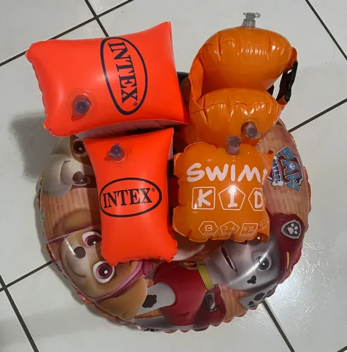 Kit praia/piscina (boias) Patrulha Canina