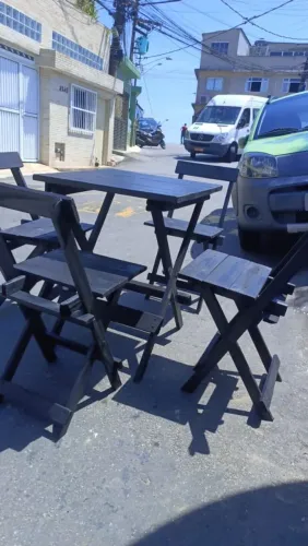 Mesa dobrável de madeira 