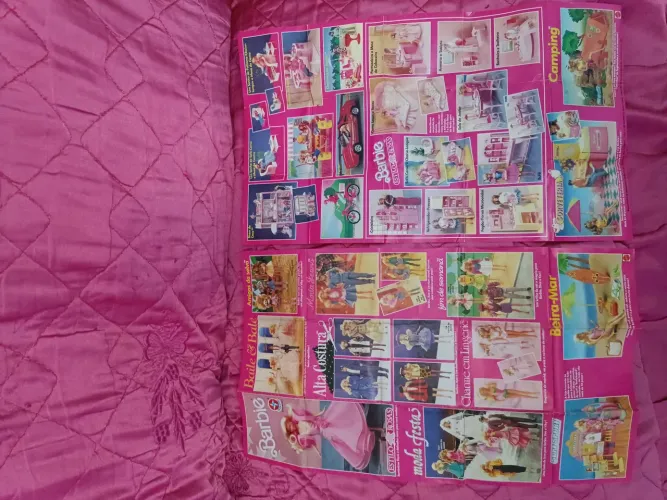Vendo dois catálogos de  folhetos originais usado da Barbie..
