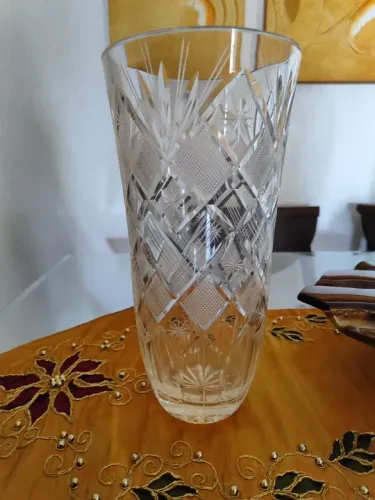 Vaso Vintage de Cristal Tcheco Lapidado