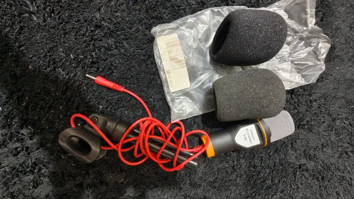 OPORTUNIDADE! Microfone Condensador para PC/Streamer SF-666 (Seminovo)