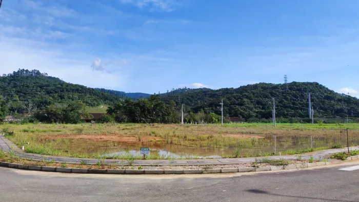 Terreno 432m, esquina,em Loteamento de Biguaçu- Aceita Carro, estuda Permuta