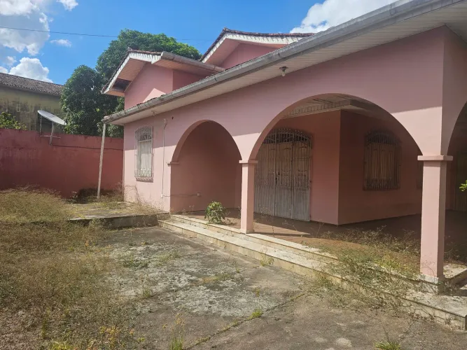 Casa 4 suites em Caatanhal na comandantes assis , nova Olinda terreno 22x44