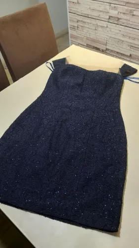 Vendo Vestido de Festa Tecido Rendado com brilho , seminovo, veste manequim 38