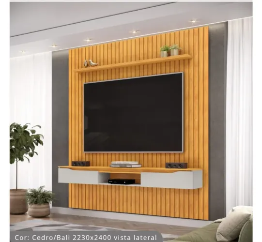 Painel de TV Moderno Amadeirado com Prateleira
