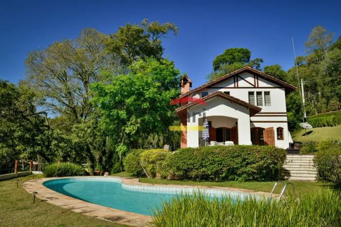 Residencia para locação, 3 dormitórios, 1 suíte, piscina , em condomínio na Serra da Canta