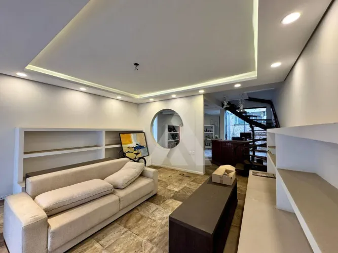 Casa com 3 quartos e 5 salas para alugar, - Centro - Itapetininga/SP