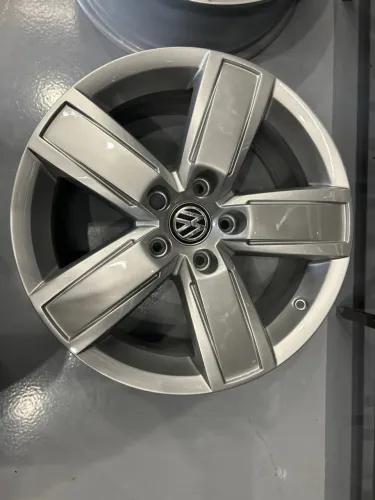 Rodas de liga leve Volkswagen Amarok Originais aro 18