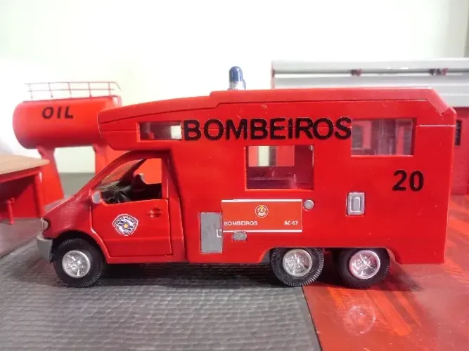 MINIATURA Mercedes-Benz Vito 1995-2000 - Comando de Operações Corpo de Bombeiros 20 S.P.
