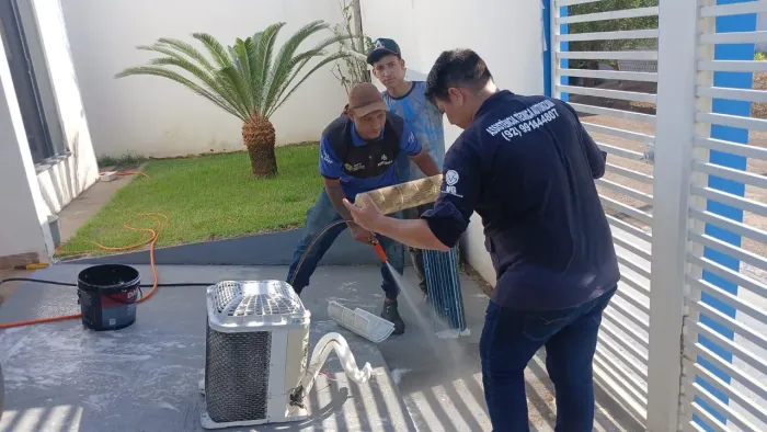 Limpeza e Manutenção de ar condicionado 