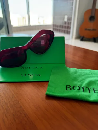 Óculos Bottega Veneta BV1055S