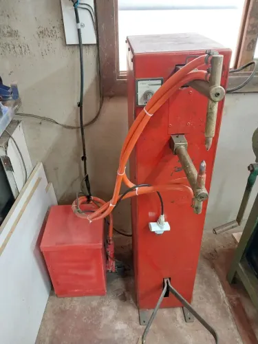Máquina de solda ponto ponteadeira