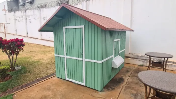 Casinha infantil de madeira