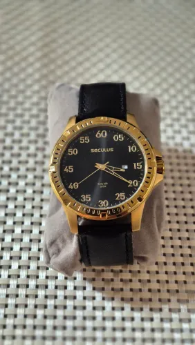 Relógio Seculus dourado