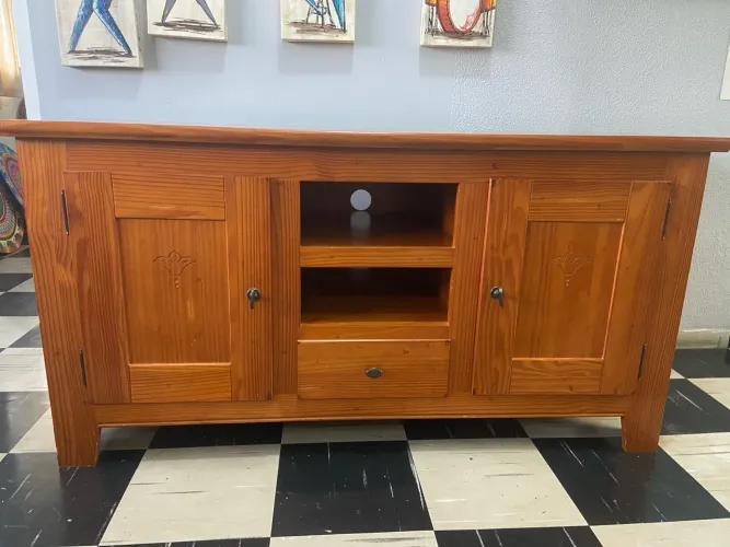 Balcão/buffet em Madeira de reflorestamento 