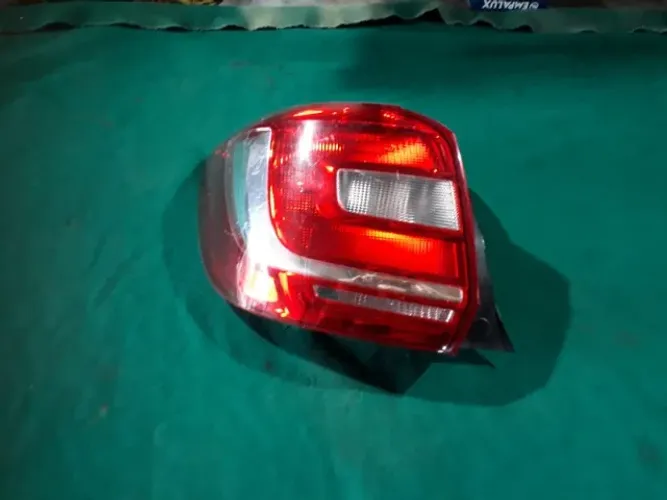 Lanterna Traseira Sandero LE 15 a 20