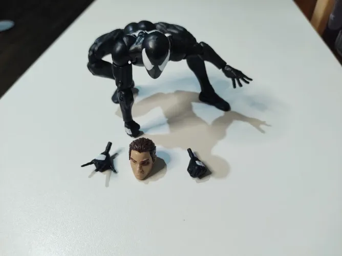 Action Figure - Spider-Man Black Suit do Pack Kraven Last Hunt