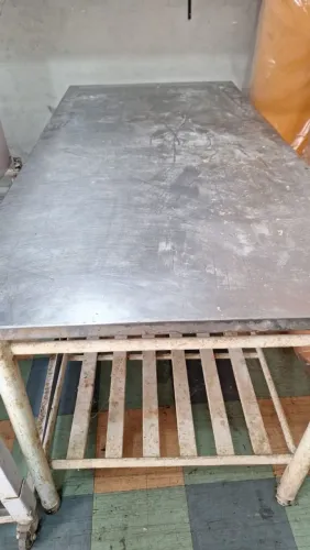 Mesa de Aço Inox para Cozinha Industrial