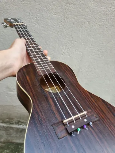 Violão Ukulele Concerto Shelby