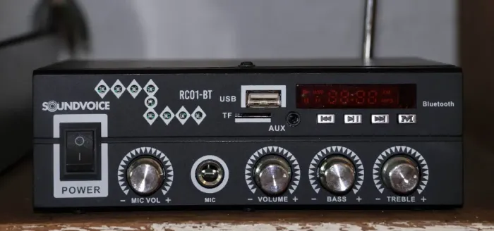 Amplificador de som Sound voice, com bluetooth, saída para auxiliar,rádio e/antena! 