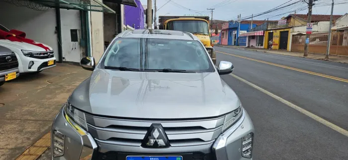 Mitsubishi Pajero hpe pct tech 2022 , 7 lugares 