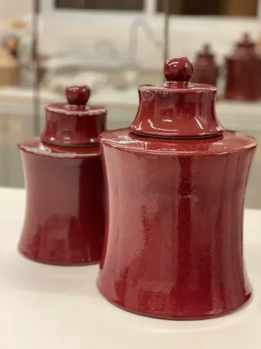 Par de Potes Decorativos com tampa em Cerâmica Vermelha