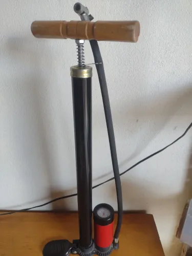Bomba de encher pneu 