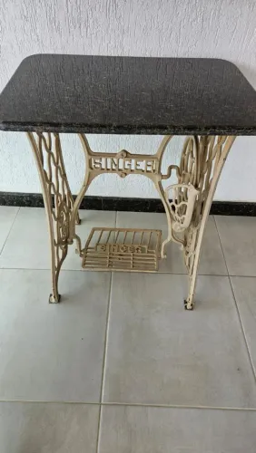 Pé de máquina Singer