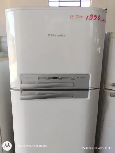 REFRIGERADOR ELECTROLUX FROST FREE 440L 220V