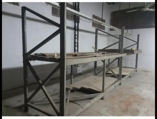 VENDO Gaiola pra tecido <br>7mt de comprimento<br>1.20 de profundidade <br>2.30 de altura