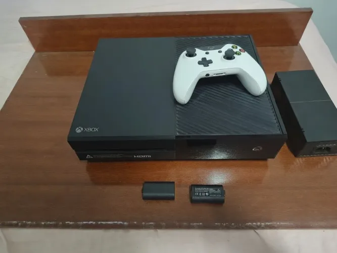 Xbox one 500 GB mais dois jogos incluso 