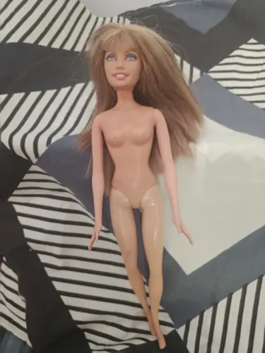 Boneca Barbie Mia Anahí rebelde