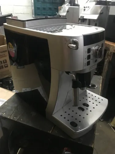 Cafeteira espresso automática delonghi magnífica S