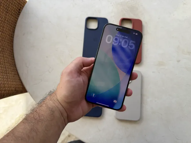 15 Pro Max 256GB Azul 84% de saúde + capas 