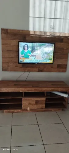 Vende-se esse rak com painel 300 reais,