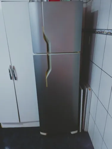 Geladeira Electrolux DF35A Frost Free 261L - Ótimo estado
