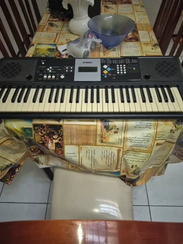 Teclado yamaha psre223