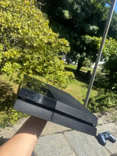 Vende-se PS4 