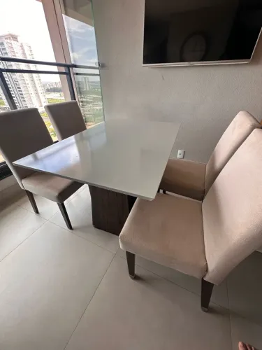 Mesa de jantar com 4 cadeiras 120cm X 80 cm