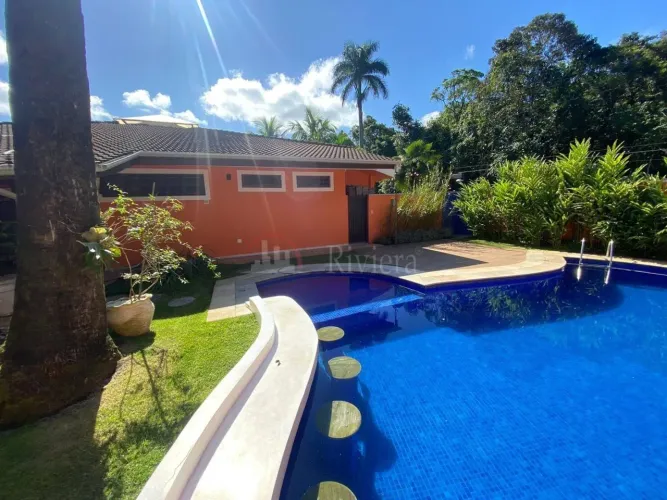 Linda Casa à Venda em Condomínio Fechado na Praia do Engenho, a apenas 80 metros do mar.