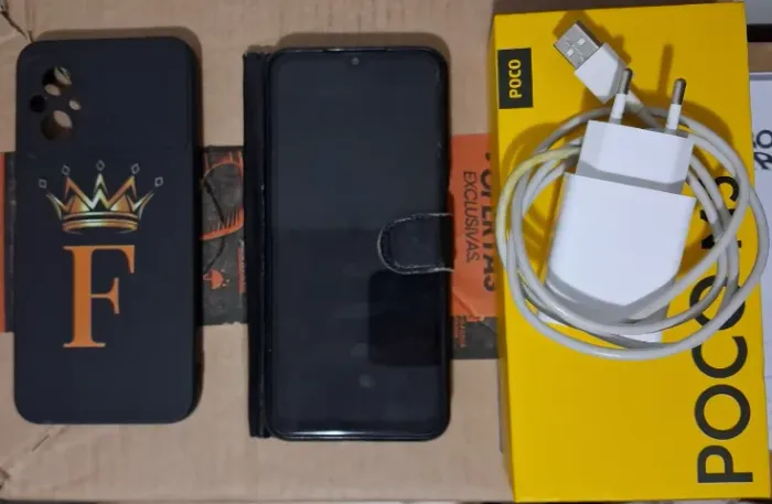 Celular Poco M5 completo, com 3 capinhas